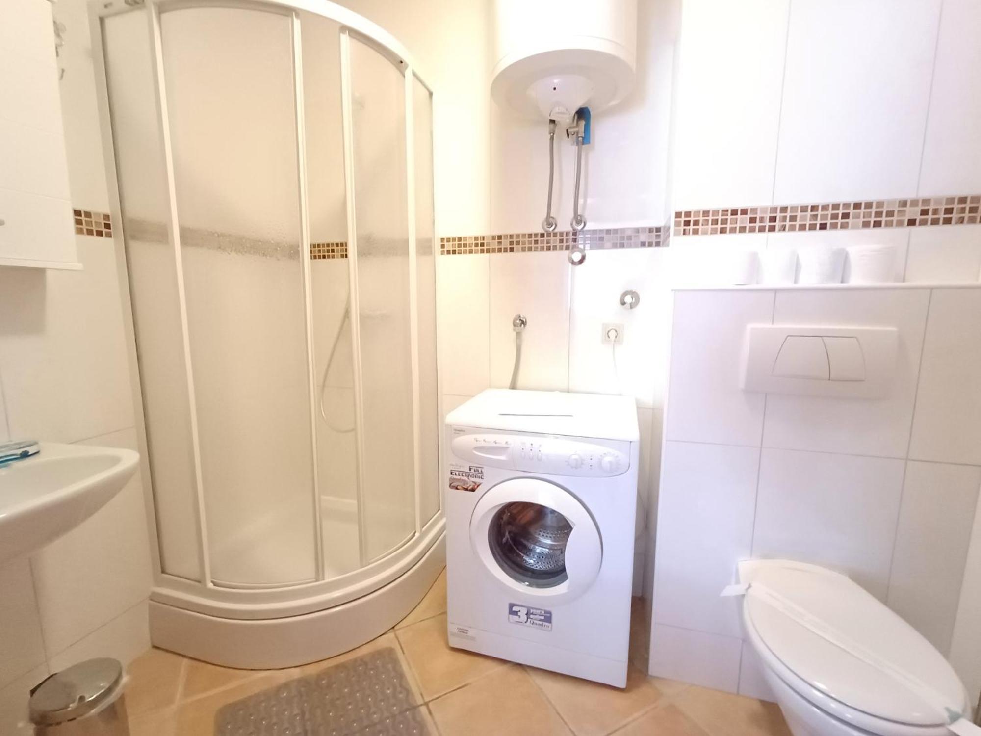 Apartman Dm Трогир Екстериор снимка